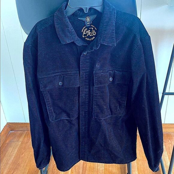 Volcom Men's Black Corderoy Shacket. 2 front cargo pockets. Never worn - Picture 7 of 7
